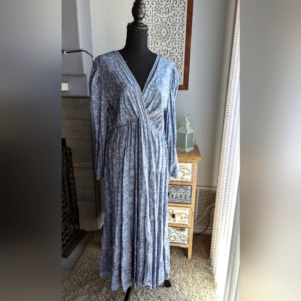 Long sleeves dress